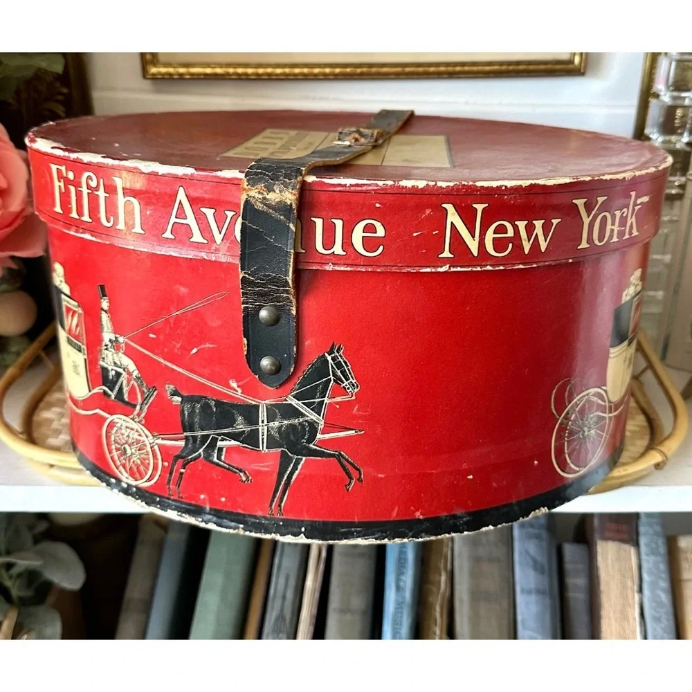 Vintage Dobbs Fifth Avenue Hat Box Horse + Buggy Women’s Mink Hat & Hat Block